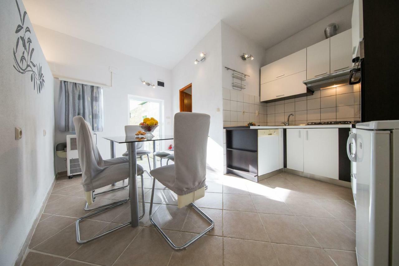 Strma Apartments Vis Eksteriør billede